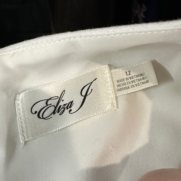NWT Eliza J White classy box fit with scoop neckline Midi Dress with Pockets - Picture 9 of 11